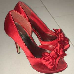 Aldo open toed 3” stilettos with bows